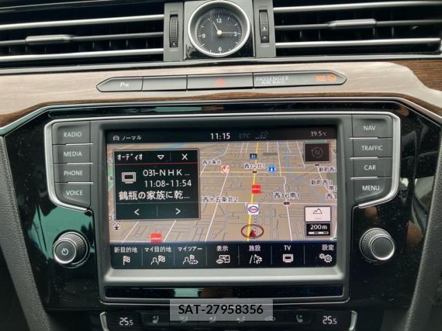 VolksWagen PASSAT 2016-02 8662414-17
