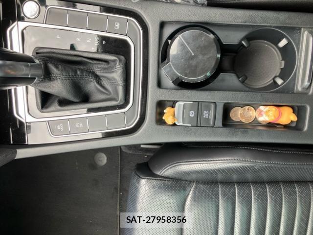 VolksWagen PASSAT 2016-02 8662414-23