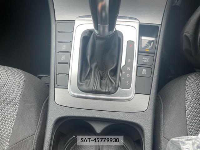 VolksWagen PASSAT VARIANT 2011-07 1143829-11