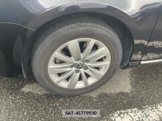 VolksWagen PASSAT VARIANT 2011-07 1143829-5