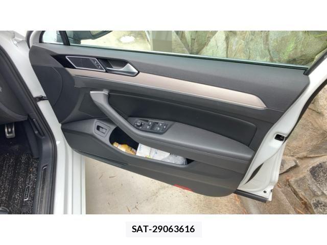 VolksWagen PASSAT VARIANT 2018-02 4604549-11