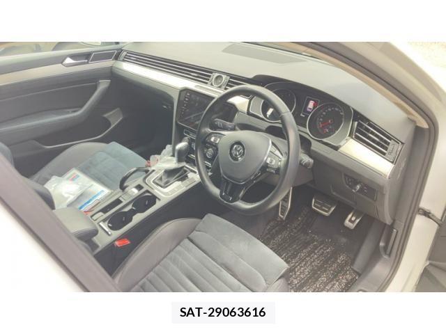 VolksWagen PASSAT VARIANT 2018-02 4604549-12
