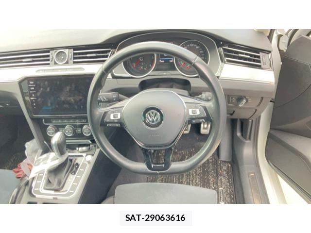 VolksWagen PASSAT VARIANT 2018-02 4604549-18