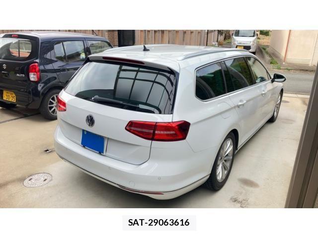 VolksWagen PASSAT VARIANT 2018-02 4604549-2