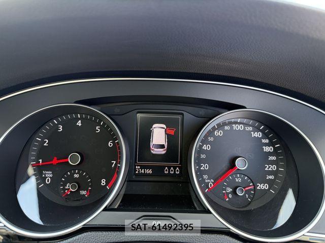 VolksWagen PASSAT VARIANT 2015-08 6615708-11
