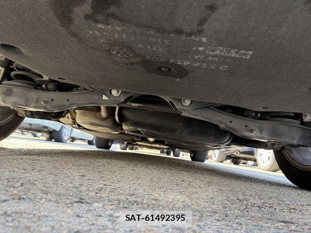VolksWagen PASSAT VARIANT 2015-08 6615708-16