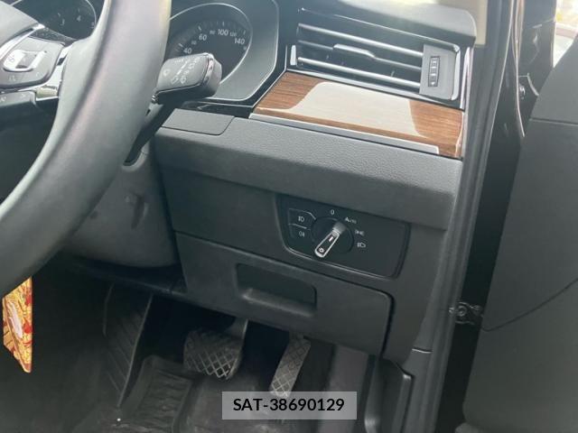 VolksWagen PASSAT VARIANT 2016-04 7061385-10