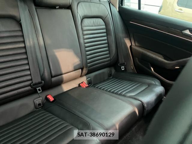 VolksWagen PASSAT VARIANT 2016-04 7061385-13