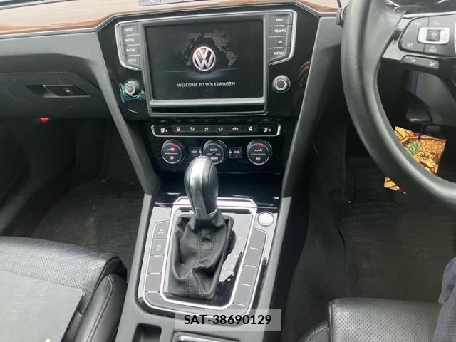 VolksWagen PASSAT VARIANT 2016-04 7061385-15