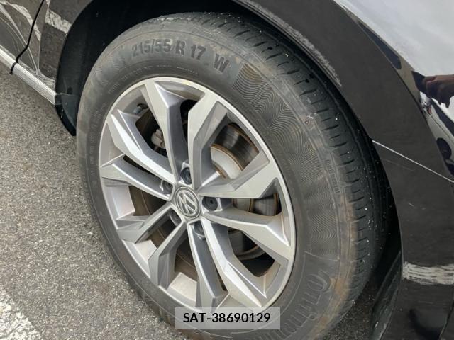 VolksWagen PASSAT VARIANT 2016-04 7061385-4