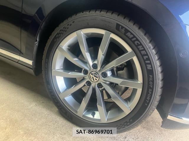 VolksWagen PASSAT VARIANT 2017-09 7227117-5