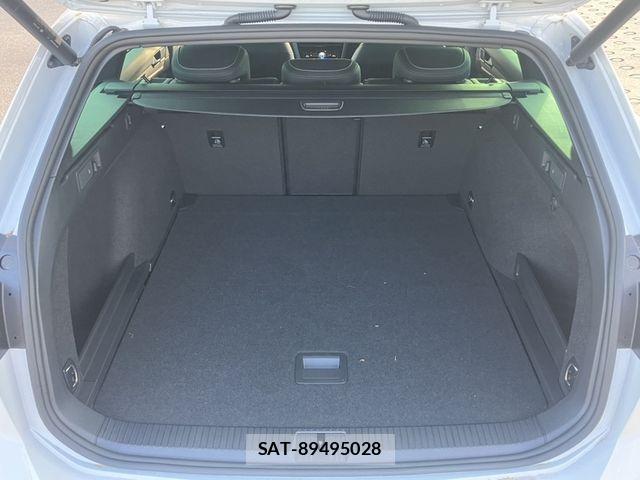 VolksWagen PASSAT VARIANT 2024-09 7227120-11
