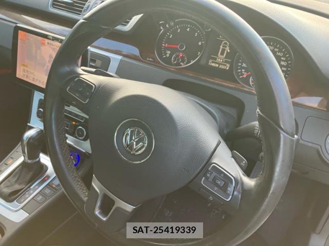 VolksWagen PASSAT VARIANT 2011-07 7252846-15