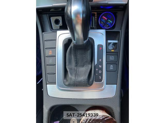 VolksWagen PASSAT VARIANT 2011-07 7252846-23