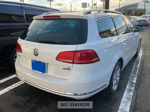 VolksWagen PASSAT VARIANT 2011-07 7252846-2