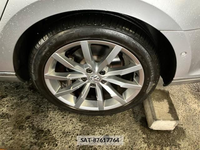 VolksWagen PASSAT VARIANT 2018-08 7252845-4