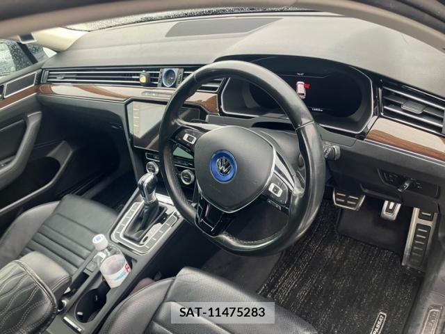 VolksWagen PASSAT VARIANT 2018-03 7331192-10