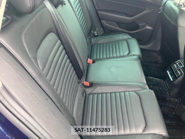 VolksWagen PASSAT VARIANT 2018-03 7331192-8