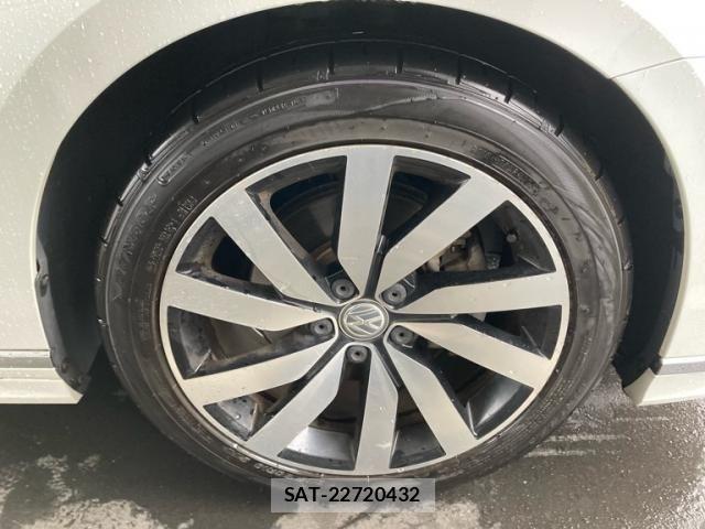 VolksWagen PASSAT VARIANT 2016-03 7458835-5