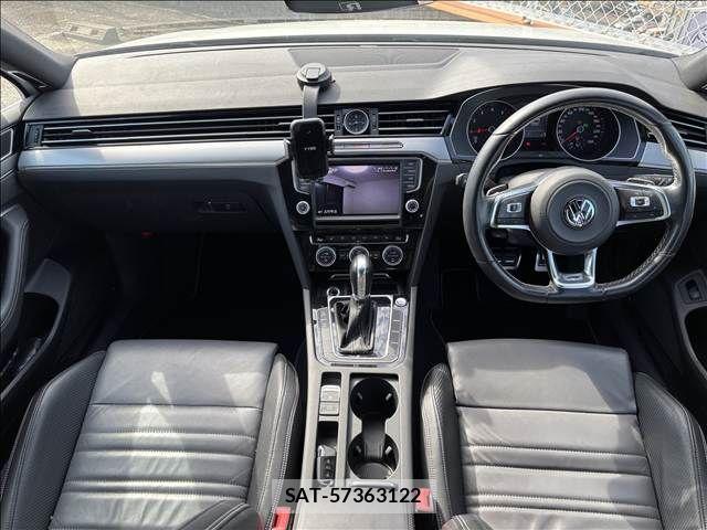 VolksWagen PASSAT VARIANT 2016-10 7458832-1