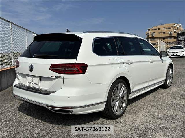 VolksWagen PASSAT VARIANT 2016-10 7458832-22
