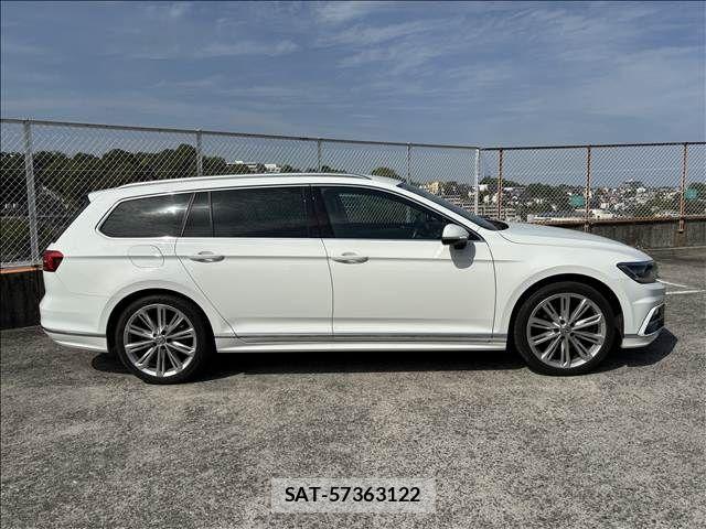 VolksWagen PASSAT VARIANT 2016-10 7458832-25