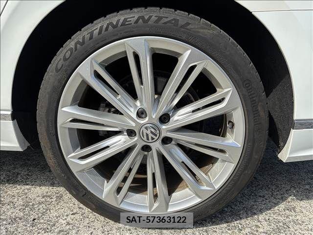 VolksWagen PASSAT VARIANT 2016-10 7458832-29