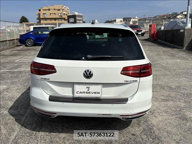 VolksWagen PASSAT VARIANT 2016-10 7458832-5