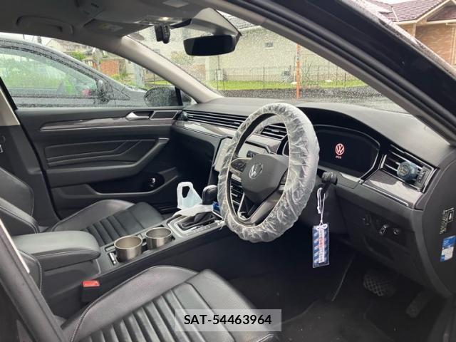 VolksWagen PASSAT VARIANT 2021-08 7730728-9