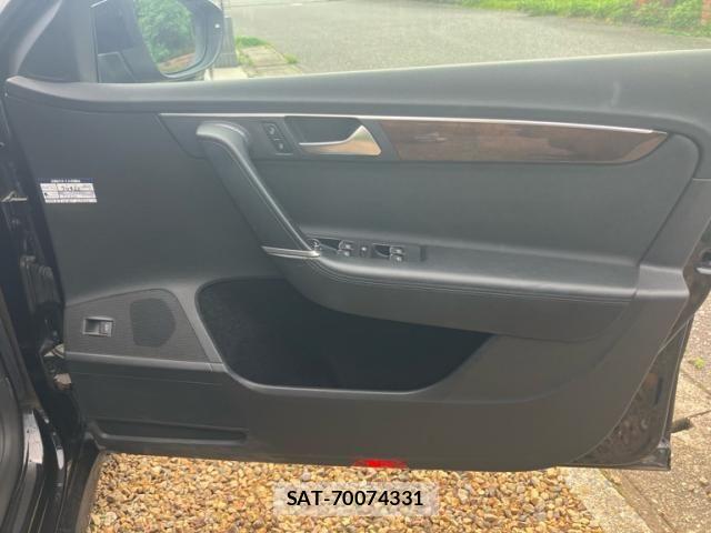 VolksWagen PASSAT VARIANT 2012-03 7790512-17