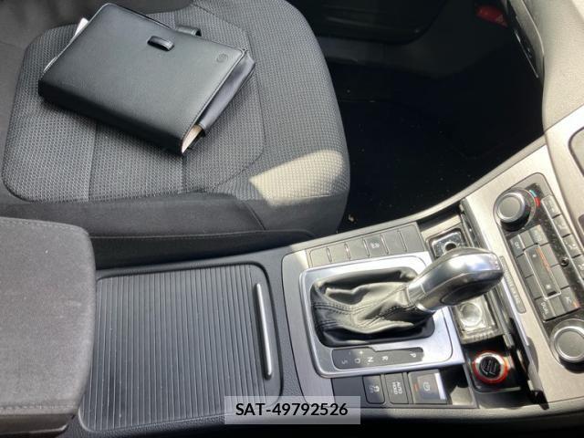 VolksWagen PASSAT VARIANT 2011-09 7880497-21