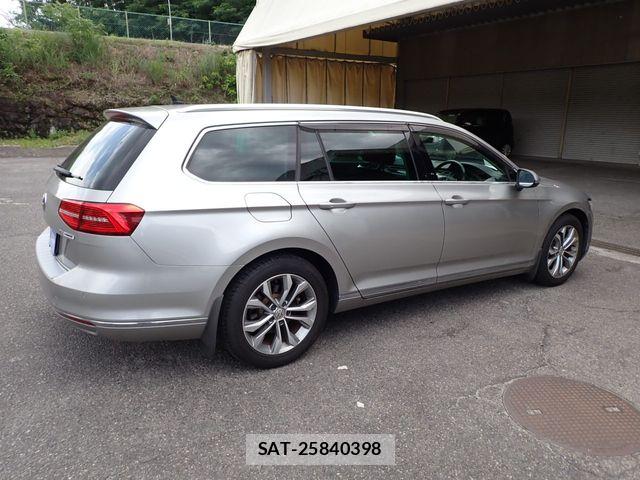 VolksWagen PASSAT VARIANT 2016-03 7880499-6