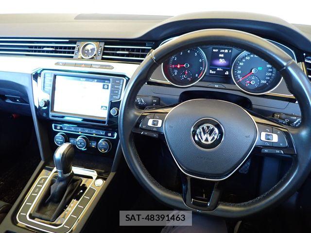 VolksWagen PASSAT VARIANT 2017-07 7964394-16