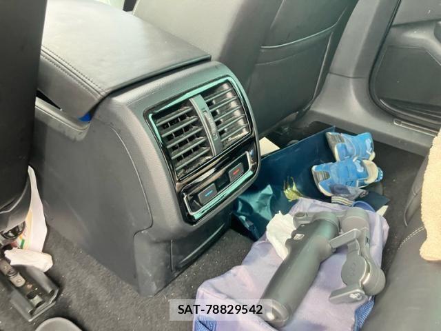 VolksWagen PASSAT VARIANT 2021-08 8039189-9