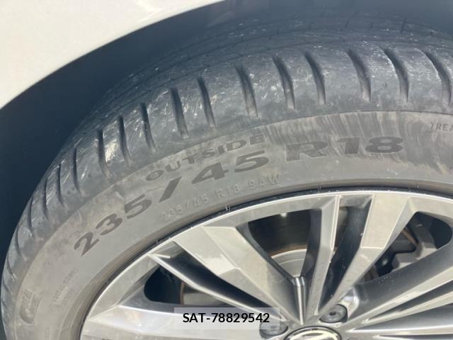 VolksWagen PASSAT VARIANT 2021-08 8039189-5
