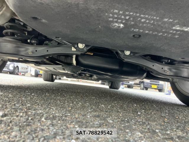 VolksWagen PASSAT VARIANT 2021-08 8039189-7