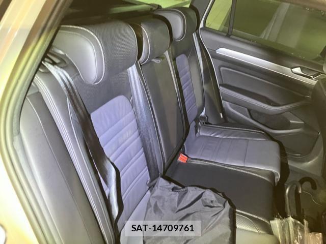 VolksWagen PASSAT VARIANT 2015-10 8039190-13