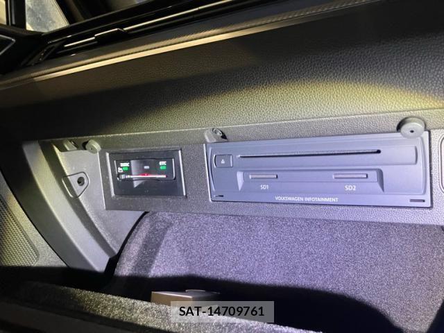 VolksWagen PASSAT VARIANT 2015-10 8039190-23