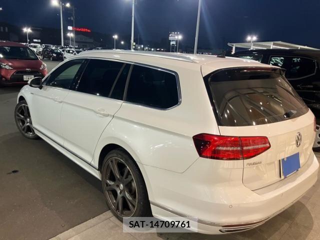 VolksWagen PASSAT VARIANT 2015-10 8039190-5