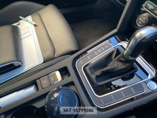 VolksWagen PASSAT VARIANT 2016-05 8076143-24