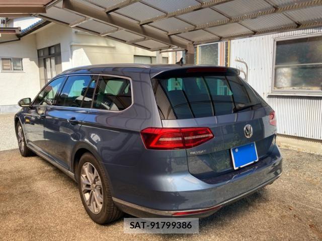 VolksWagen PASSAT VARIANT 2016-05 8076143-5