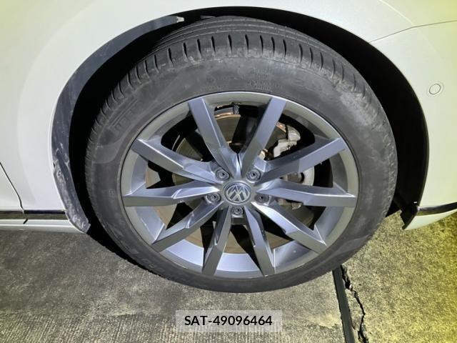VolksWagen PASSAT VARIANT 2018-09 8076144-6