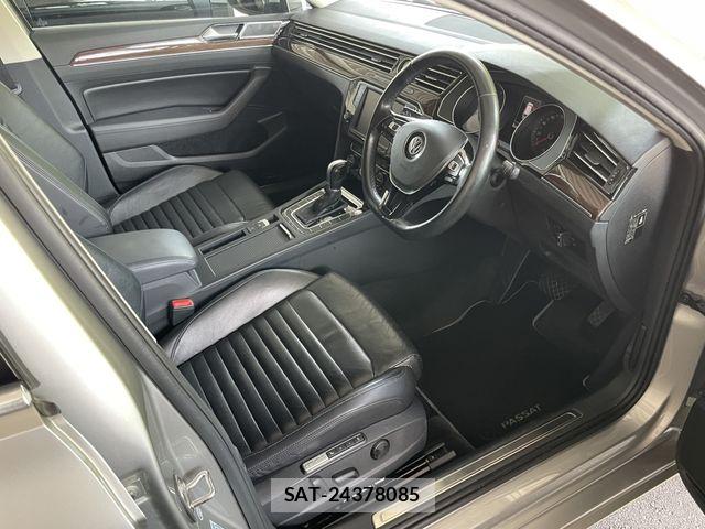 VolksWagen PASSAT VARIANT 2017-05 8102727-9