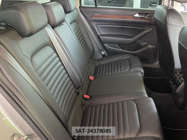 VolksWagen PASSAT VARIANT 2017-05 8102727-10