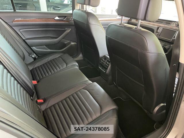 VolksWagen PASSAT VARIANT 2017-05 8102727-11