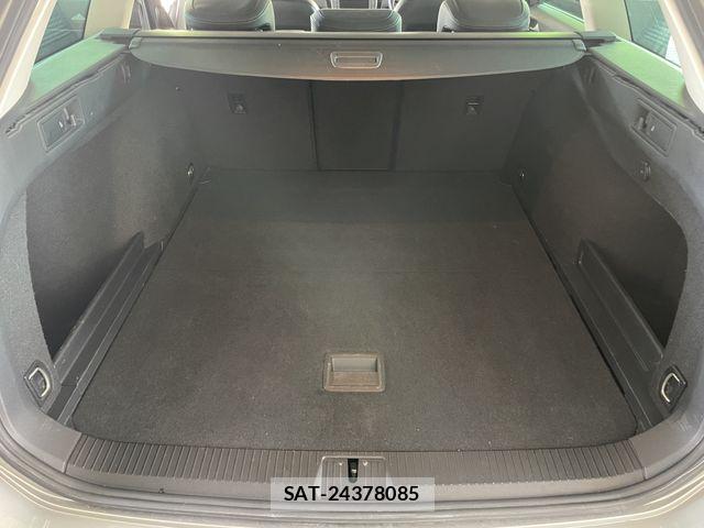VolksWagen PASSAT VARIANT 2017-05 8102727-23