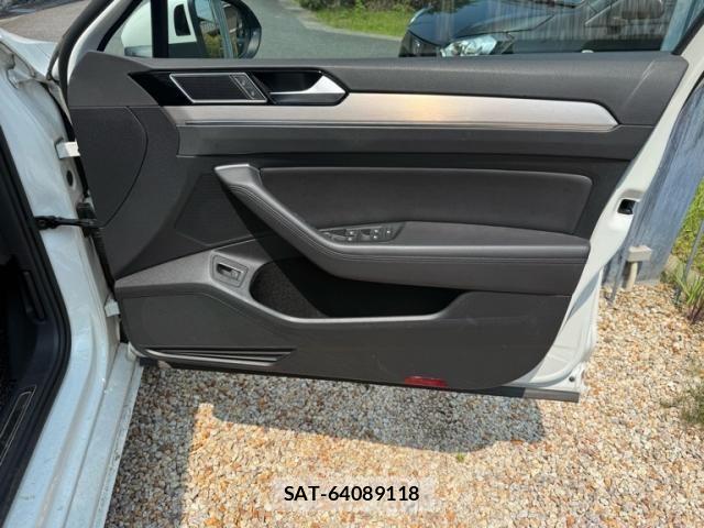 VolksWagen PASSAT VARIANT 2017-06 8159525-9
