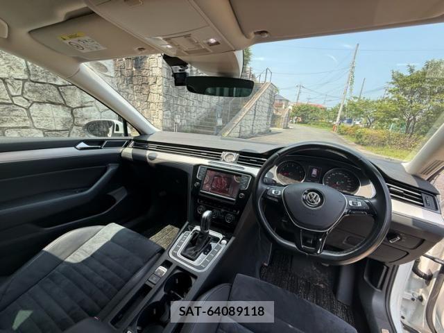 VolksWagen PASSAT VARIANT 2017-06 8159525-6