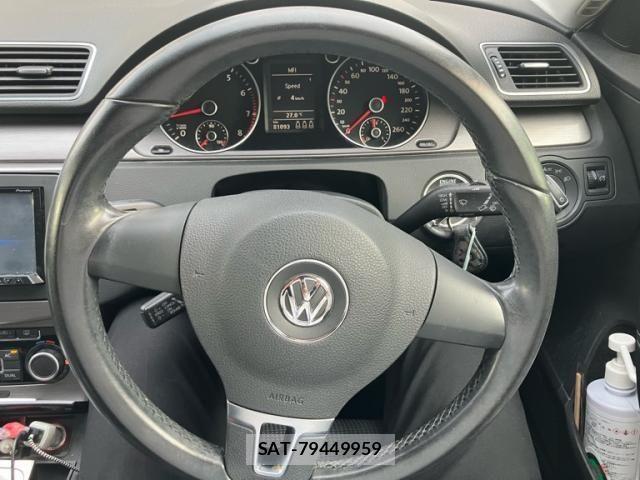 VolksWagen PASSAT VARIANT 2011-09 8232407-13
