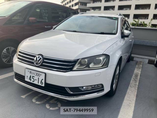 VolksWagen PASSAT VARIANT 2011-09 8232407-1